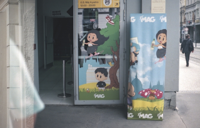 2 The Mag Con, OD Máj